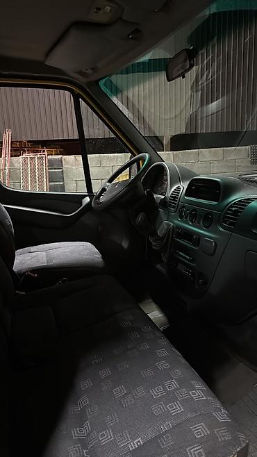 короткий спринтер: Mercedes-Benz Спринтер: 2004 г., 2.7 л, Механика, Дизель, Бус — 6