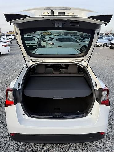 Toyota: Toyota Prius: 2019 г., 1.8 л, Вариатор, Гибрид, Хэтчбэк — 14