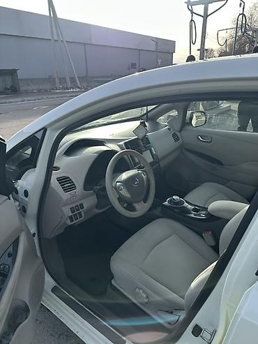 Nissan: Nissan Leaf: 2011 г., Робот, Электромобиль, Хэтчбэк — 6