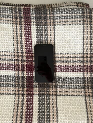 Apple iPhone: IPhone 11, Б/у, 64 ГБ, Graphite, Кабель