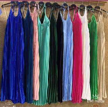 Haljine: 2500 na lalafo.rs — 4 Haljine: 2500 — 4