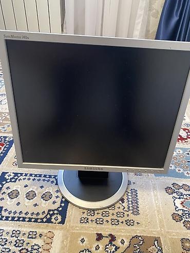 Monitorlar: Samsung SyncMaster 740N LCD monitor - Ekran diaqonalı: 17 düym (4:3) — 2