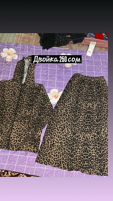 Другая женская одежда: Женская одежда — подборка вещей: - Белая футболка с принтом (арабская — 7