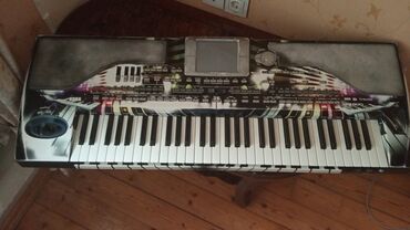 Midi-klaviaturalar: Sintezator, Korg