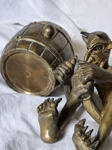 Антиквариат: Пепельница БРОНЗА . Антикварная. Раритет. Черт пьёт пиво. Привезли из — 14