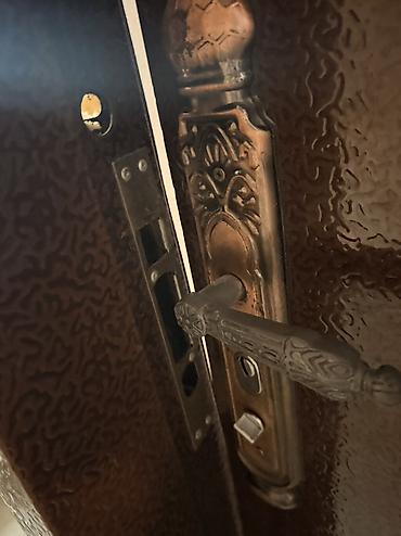radiator islenmis: Blok üçün İşlənmiş Giriş qapısı Naliçnik ilə, Ünvandan götürmə — 5