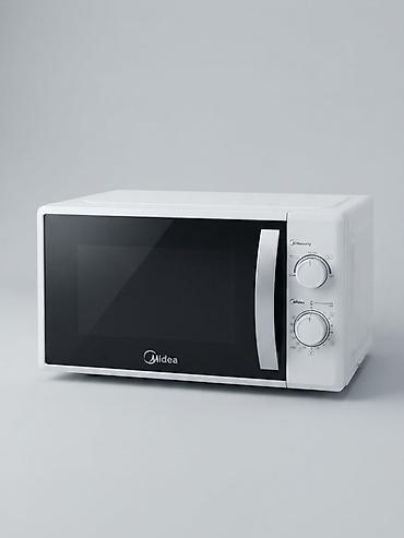 Белая микроволновая печь Midea с механическим управлением и стильной