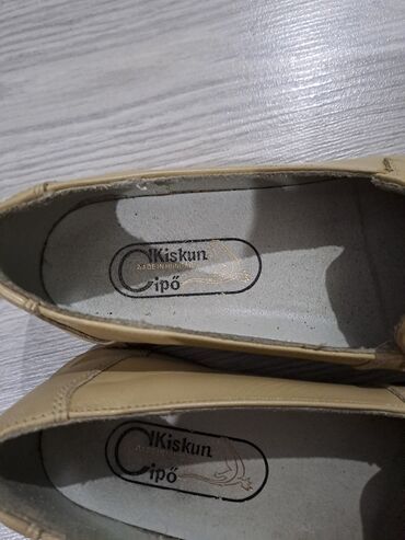 Ботинки и ботильоны: Две пары женских ботинок/ботильонов. 1) Уютные зимние ботинки — 6