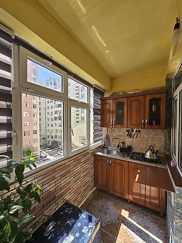 nizami metrosu kirayə: 2 otaqlı mənzil – geniş və işıqlı : geniş qonaq otağı, rahat yataq — 4