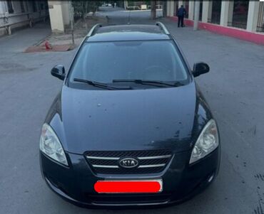 kia kupe: Kia Ceed: 1.6 l | 2008 il Sedan