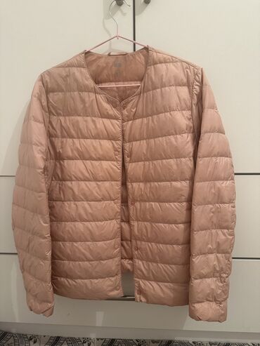 kurtka zimnjaja na 2 3 goda: Легкая куртка( юникло) размер 46 цвет ( розовый) выход 2 раза