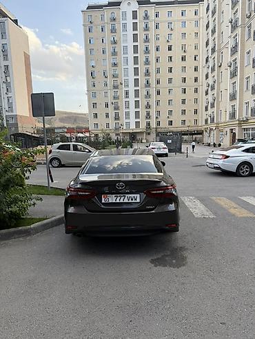 тоета: Toyota Camry: 2022 г., Автомат, Гибрид, Седан — 4