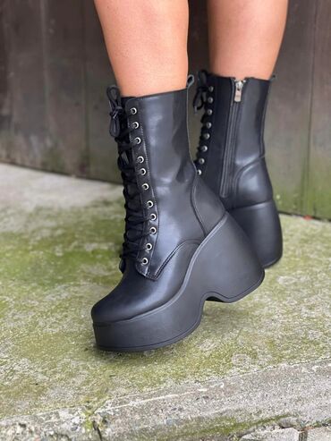 Čizme: Br 36-40
Peta:10cm — 10