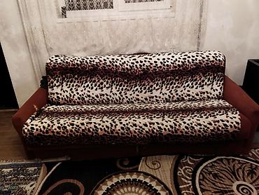 divanlar 2 el: Leopard naxışlı örtüklə klassik üçnəfərlik divan. - Rənglər: qəhvəyi — 1
