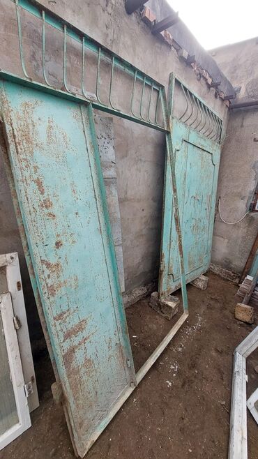 Həyət darvazaları: Darvaza 650 — 8