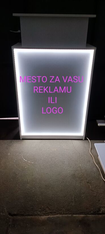 Komode: ﻿﻿﻿Dimenzije 125x75x37 cm. Moze u drugim bojama i velicinama. U beloj — 3
