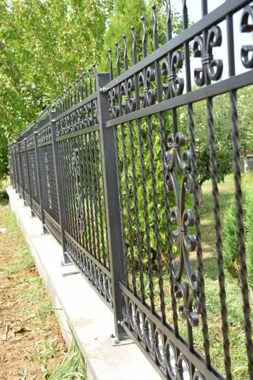 sklapanje namestaja cena: Kovane ograde za dvorište - veliki izbor modela ograda od kovanog