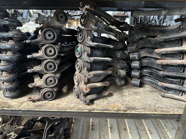 Другие автозапчасти: Большой выбор б/у автозапчастей, включающий ступицы, подшипники — 8