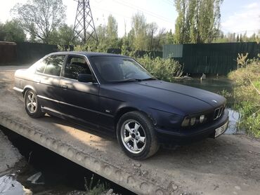 машина мусо: BMW 520: 1993 г., 2.1 л, Механика, Бензин, Седан