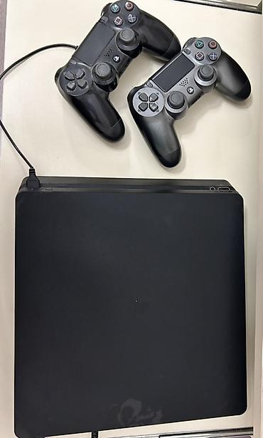 Sony PlayStation 4 Slim oyun konsolu dəsti - Model: PlayStation 4