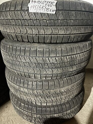 Шины: Шины 195 / 65 / R 15, Зима, Б/у, Комплект, Легковые, Япония, Bridgestone