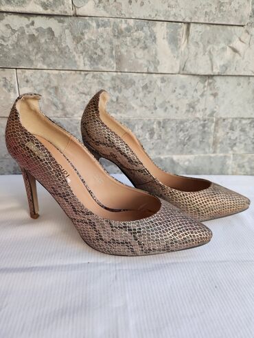 Salonke: Salonke, 38 — 2