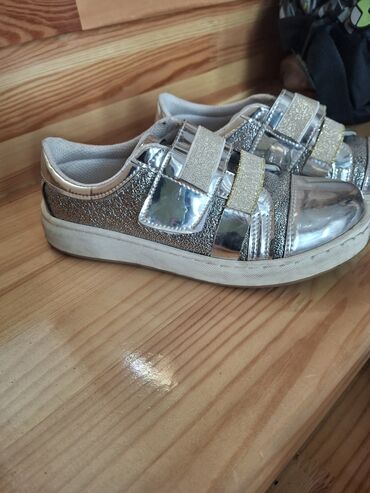 Dəstlər: Uşaq ayaqqabıları və milli papaqlar dəsti - Bənövşəyi-qızılı idman — 3