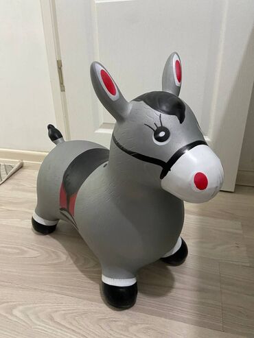 Игрушки: Продаю резиновый ослик. Новый