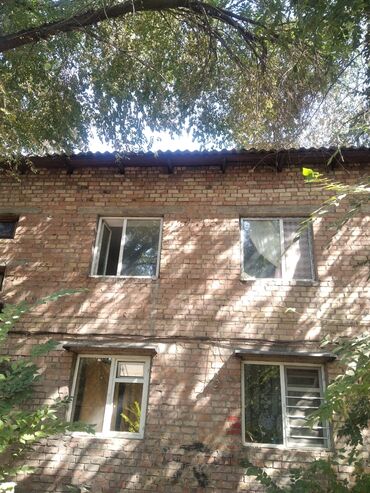4 комнатная квартира в Кыргызстан | Долгосрочная аренда квартир: 4 комнаты, 80 м², Индивидуалка, 2 этаж, Без ремонта, Электрическое отопление