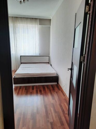 Uzunmüddətli kirayə mənzillər: Kirayə verilir. Ev kristal 1-in girişində yerləşir .Bütün əşyaları — 14