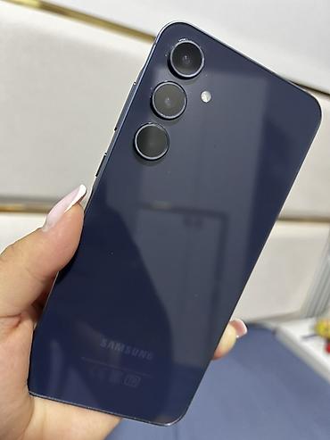 black sharp: Смартфон Samsung Galaxy (линейка А55, темно‑синий цвет) Ключевые — 1