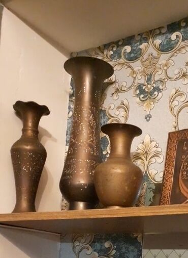 tomun qabları: Vaza dəsti