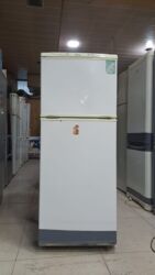 iwlenmiw soyducu: İki qapılı soyuducu - Üst hissədə dondurucu bölmə, aşağıda əsas