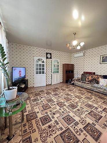 Продажа коттеджей и домов: 🚨Срочно‼️ В продаже дом 📍110 квартал, ул. Базар- Курганская Площадь — 7