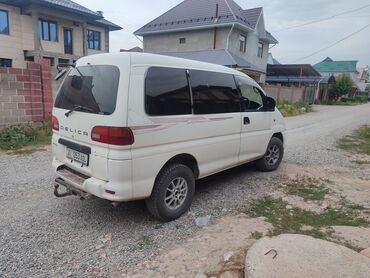 Mitsubishi: Mitsubishi Space Gear: 1999 г., 2.4 л, Автомат, Газ, Минивэн