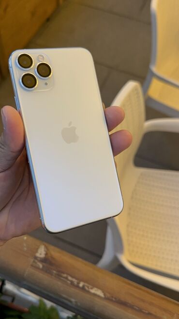Apple iPhone: IPhone 11 Pro, Б/у, 256 ГБ, Белый, Защитное стекло, Чехол, 100 %