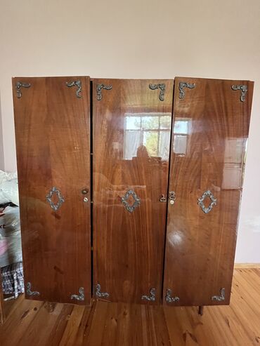 куплю дрова самовывоз: Б/у, Распашной, 3 двери Прямой шкаф, Гардеробный шкаф, Россия
