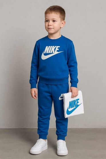 Komplet trenerke: 👇🏻👇🏻TRODELNI SETOVI👇🏻👇🏻 💰💰2750 din ili dva 4500din💰💰 Set sadrzi — 20