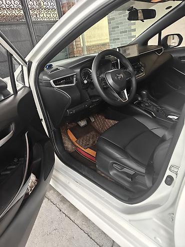 Toyota: Toyota Corolla: 2021 г., 1.8 л, Вариатор, Гибрид, Седан — 6