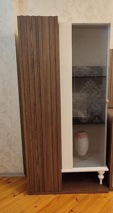 kamot satilir: Qonaq otağı üçün vitrindən və komoddan ibarət dekorativ mebel dəsti — 1