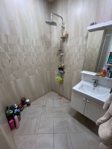 Uzunmüddətli kirayə mənzillər: Dərnəgül metrosu yaxınlığında, 7-ci mkr S.S.Axundov küç. "Union Park" — 8