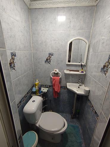 Продажа коттеджей и домов: Срочно продам дом 🏠, район Кызыл Аскер, в доме 7 комнат, 2 — 7