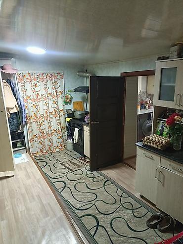 Продажа коттеджей и домов: Продается частный дом с двором и въездом для авто. - Участок огражден — 4