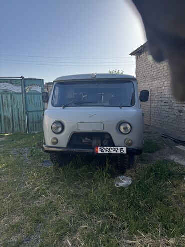 УАЗ: Продаю УАЗ (Буханка) УАЗ-452
По цене договоримся,машина в городе Ош
