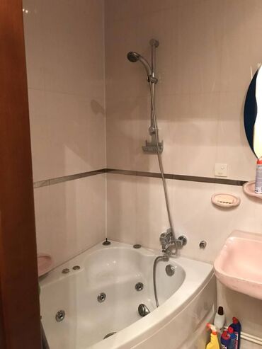 Ofislər: Yasamal rayonu, H.Cavid prospektində (Elimlər Akademiyası m/s — 3