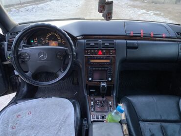 Mercedes-Benz: Mercedes-Benz E-Class: 2001 г., 3.2 л, Автомат, Бензин, Седан — 4