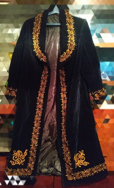 мужской халат: Халат национальный новый, материал мягкий отличный, длина 135см. шили