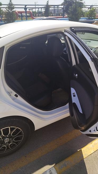 hunday accent 2012: Hyundai Accent: 1.6 l | 2014 il Sedan — 8