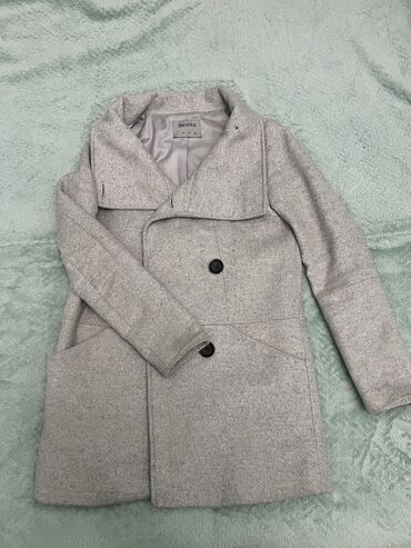 весенняя пальто продаю: Пальто, Осень-весна, По колено, S (EU 36)