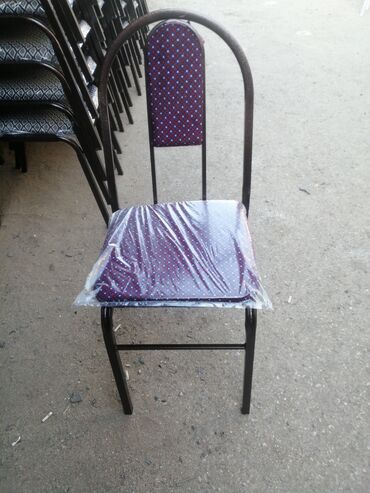 Restoran mebeli: Stulllar 13manatdan başlayır 60manata qeder. Keyfiyyətə görə qiymət — 4